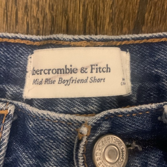Abercrombie and Fitch Jean shorts - Picture 2 of 4